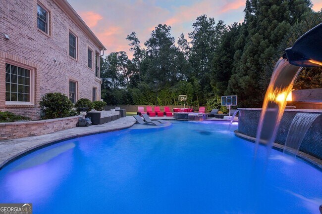 Building Photo - 11140 W Rd