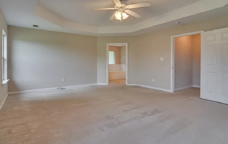 Building Photo - 3013 Parkridge Dr