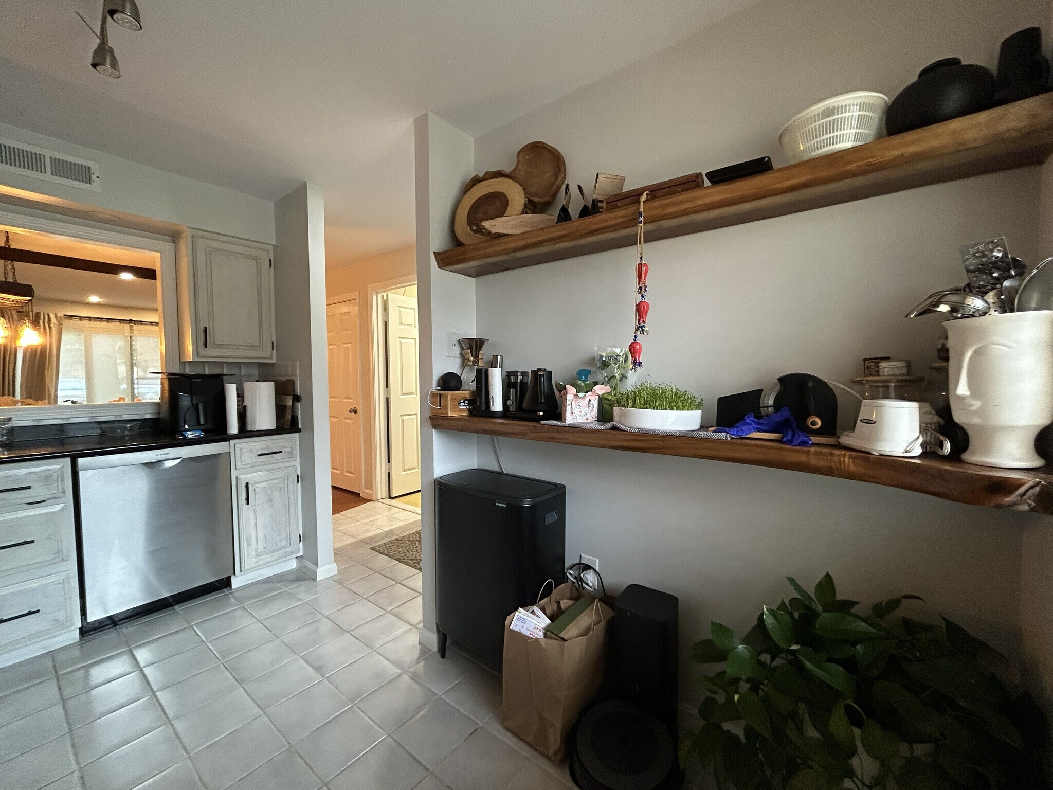 Building Photo - 6 Beals Cove Rd