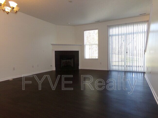 Building Photo - 467 Westgreen Ln