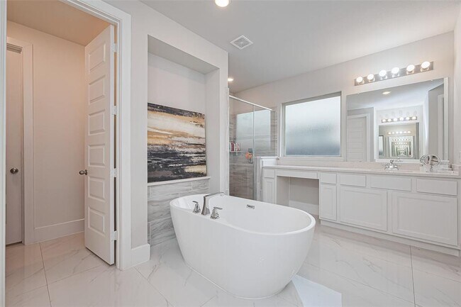 Building Photo - 12115 Ballshire Pines Dr