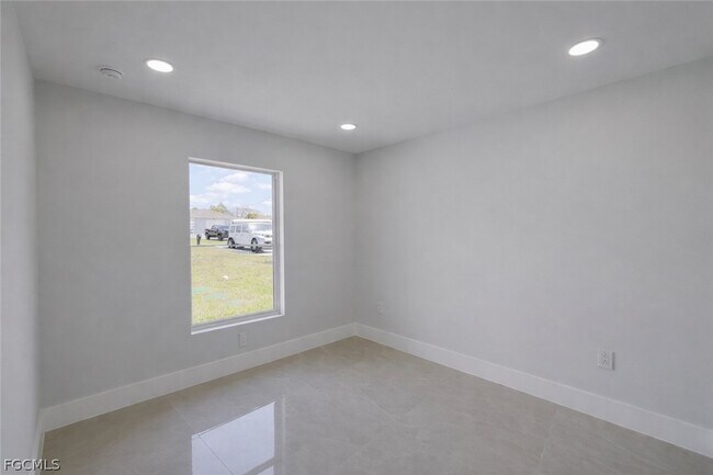 Building Photo - 4529-4531-4529 18th St SW