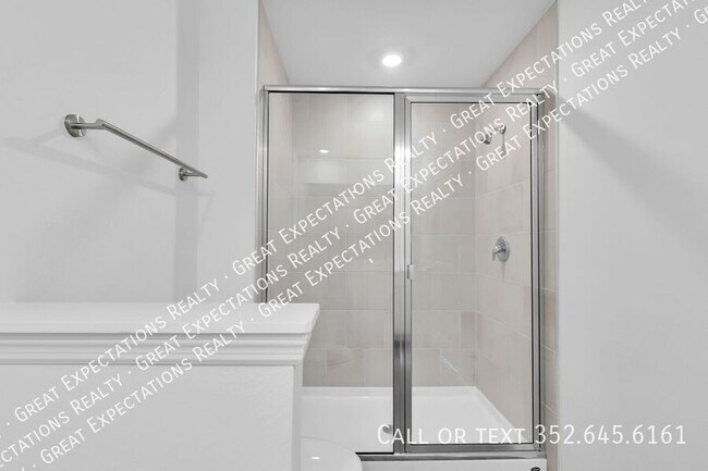 Building Photo - 4859 SW 81st Lp