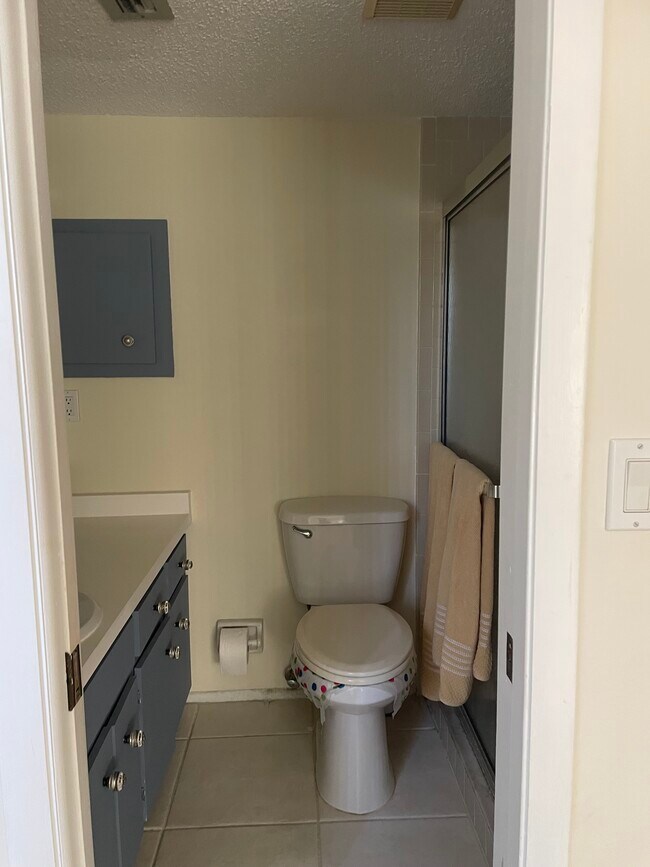 Building Photo - 251 Airport Ave E