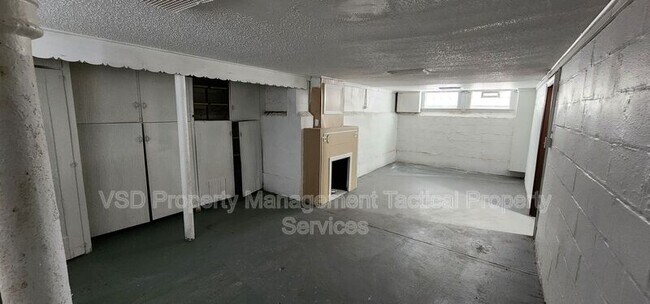 Building Photo - 5120 Clement Ave