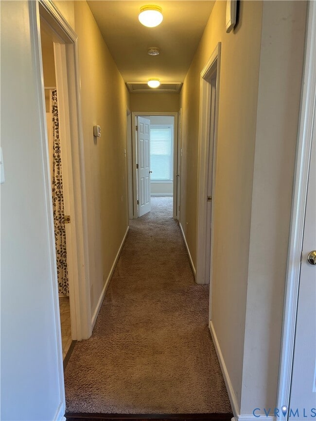 Building Photo - 9055 Castle Point Rd