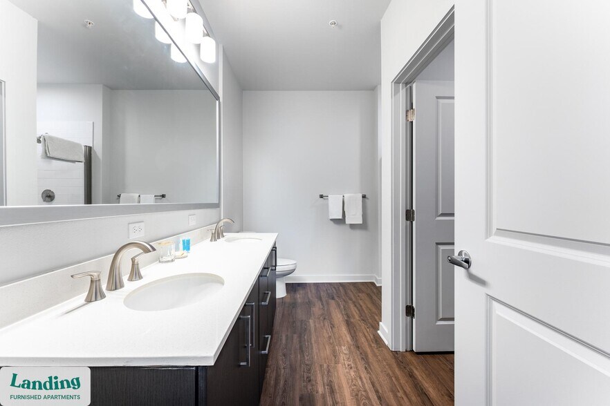 Building Photo - 1225 Utica Dr