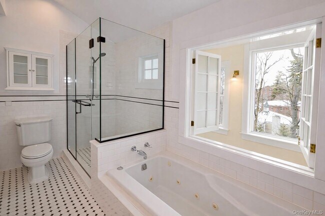 Building Photo - 16 Clinton Ave