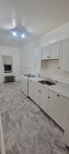 Kitchen - 155 Akron St