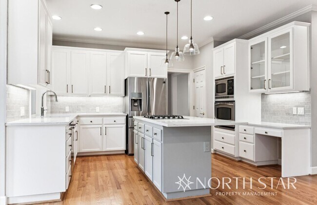 Building Photo - Beautiful Home Near Westlake Park