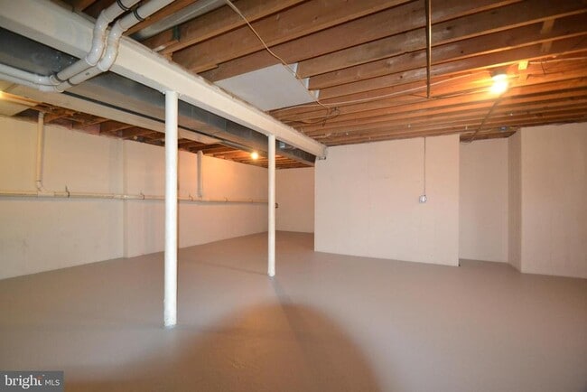 Building Photo - 105 Bolton Ct