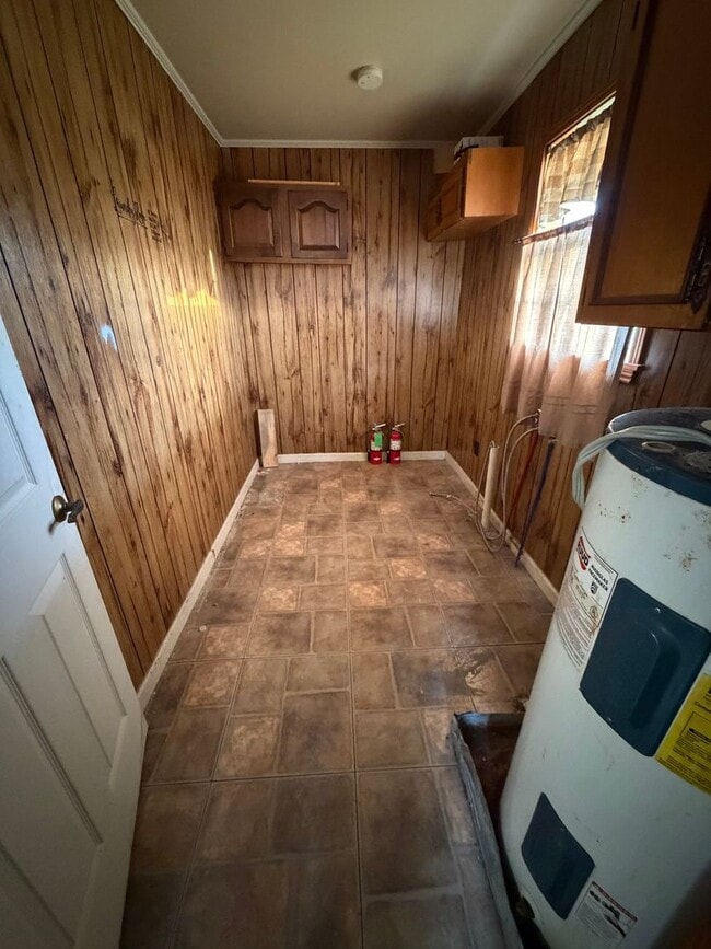 Building Photo - FOR RENT in Sunset!