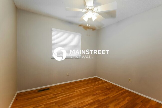 Building Photo - 3 Bedroom Pet-Friendly Home in Florissant, MO with Main Street Renewal