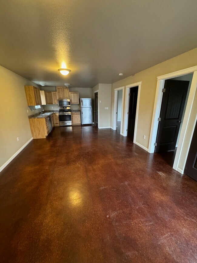Living Room - 8145 W Northshore Dr