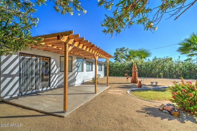 Building Photo - 3022 N 34th Pl