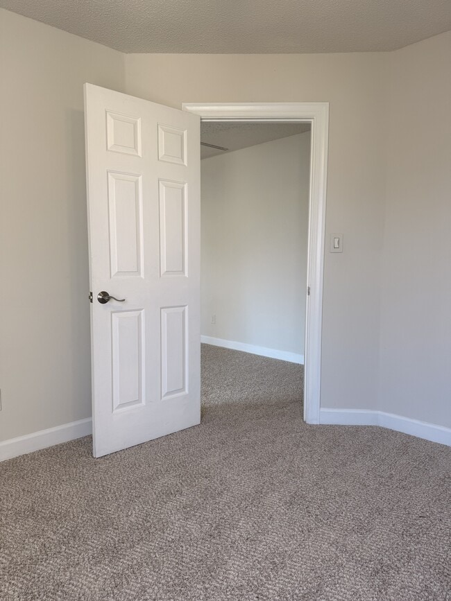 Building Photo - 407 16th St