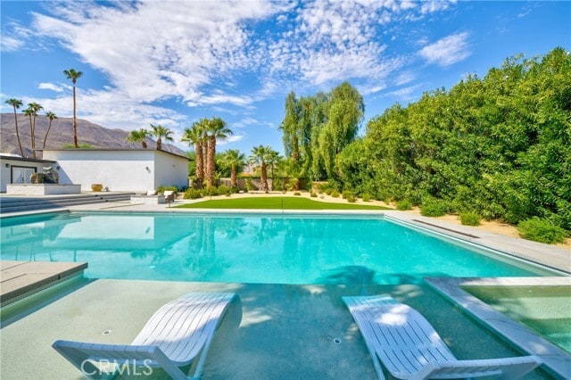 Building Photo - 72408 Desert Dr