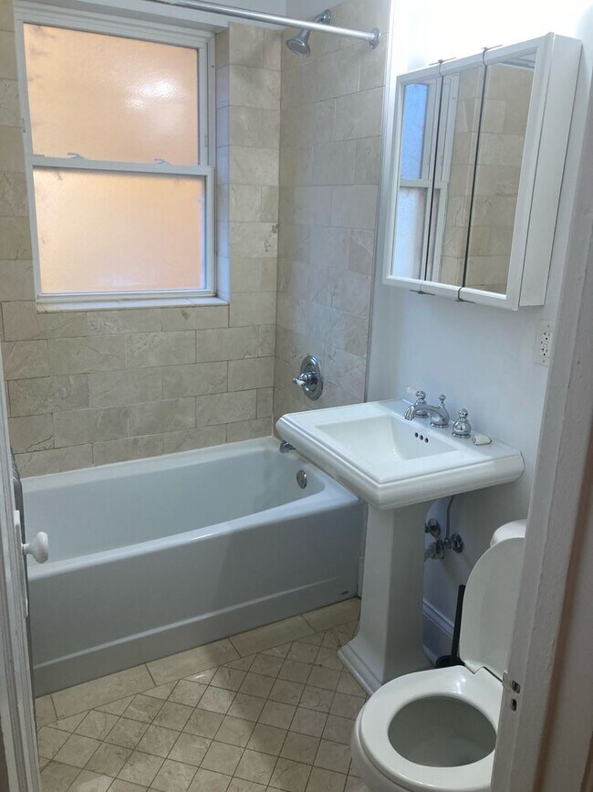 Building Photo - 4412 N Rockwell St