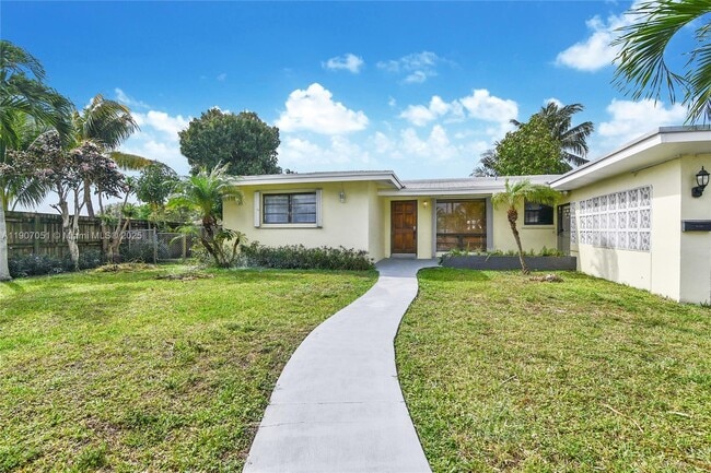 Building Photo - 2901 NW 9th Terrace