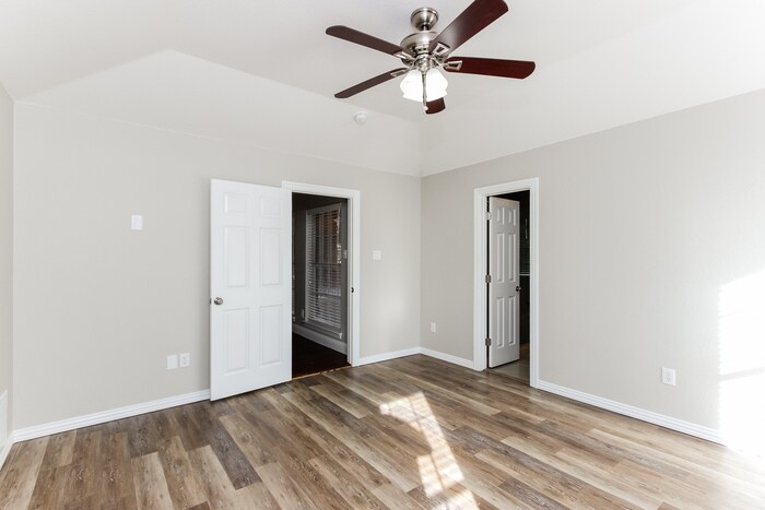 Building Photo - 6618 Coral Ln