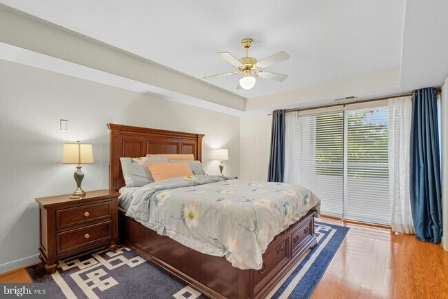 Building Photo - 11430 Strand Dr