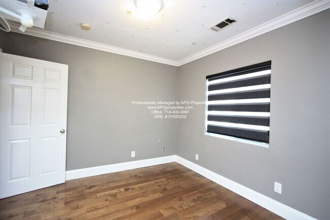 Building Photo - Attractive 4 bedroom / 2 bathroom home wit...