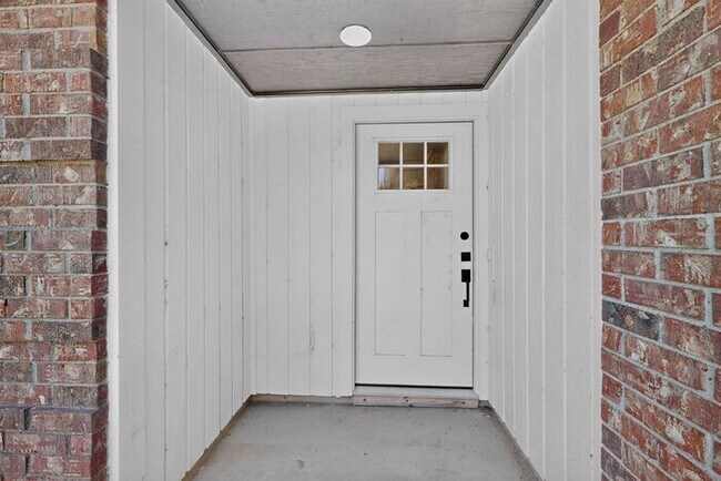 Building Photo - Gem In Flower Mound Waiting On You!!!