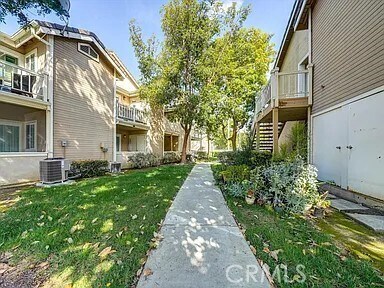Building Photo - 3867 Thorncroft Ln