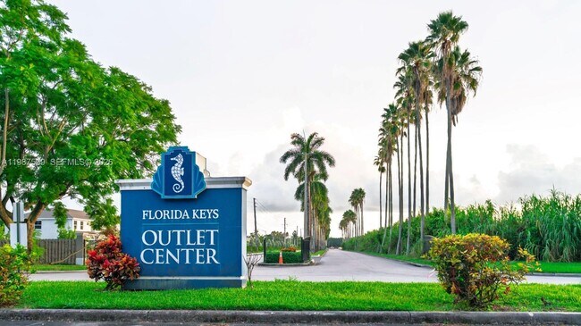 Building Photo - 137 NE 3rd St