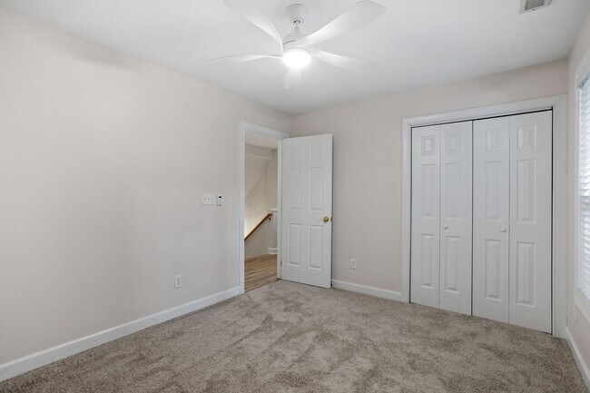 Building Photo - 3301 Philmont Dr