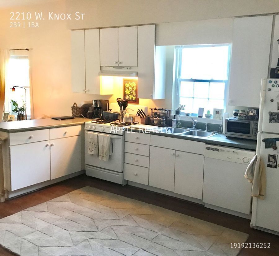 Building Photo - 2210 W Knox St