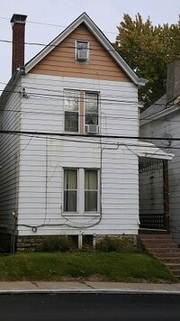 Building Photo - Incredible Value in Walnut Hills - move ri...