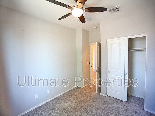 Building Photo - 18450 W Louise Dr