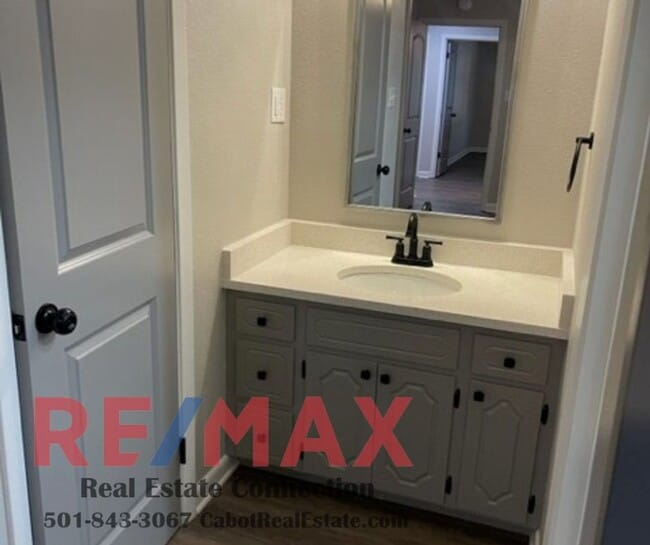 Building Photo - Sorry No Smoking/Vaping and Pets Permitted...