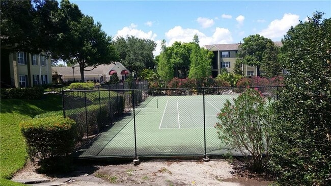 Building Photo - 2041 Dixie Belle Dr