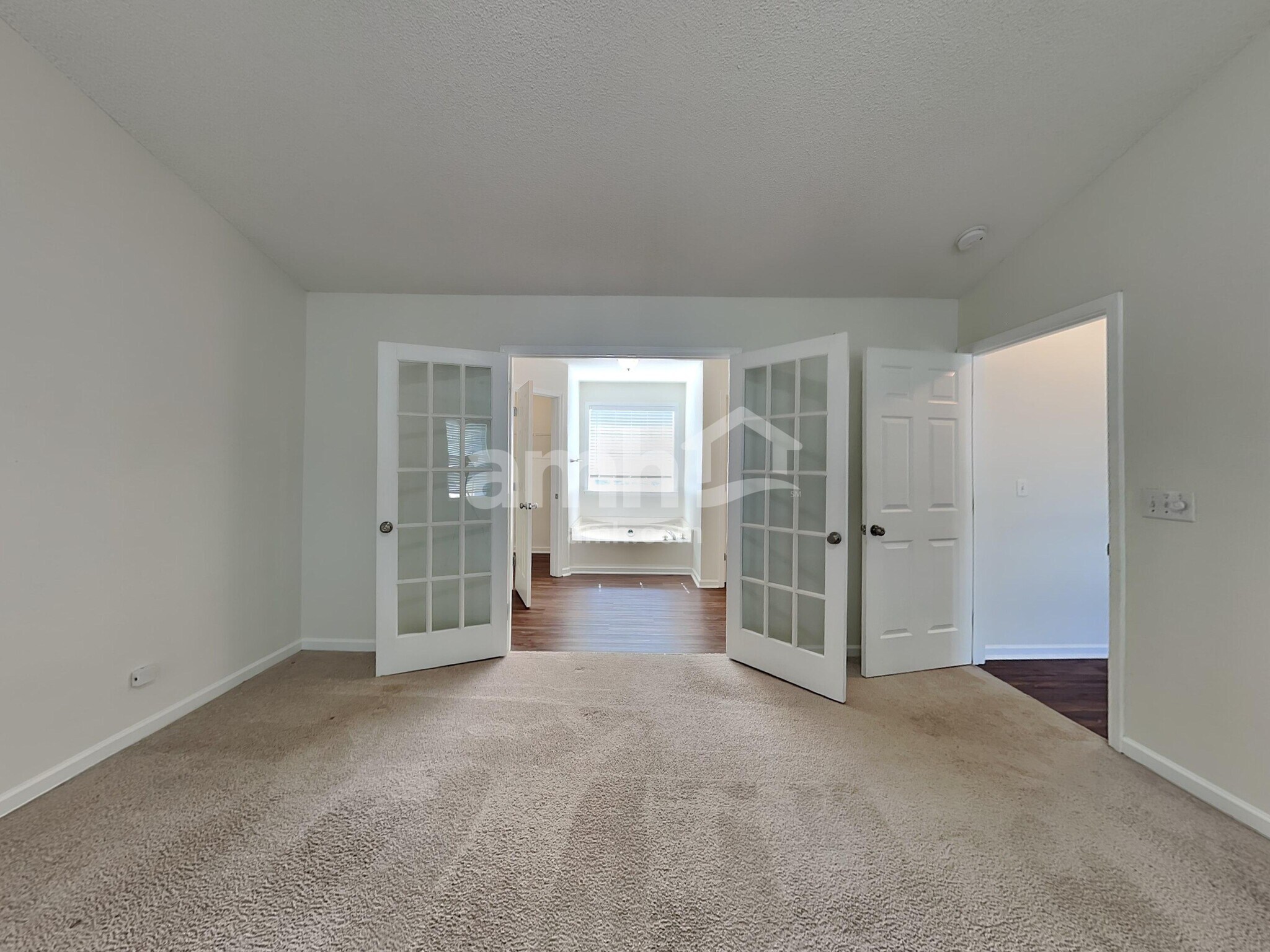 Building Photo - 106 Sweetland Ct