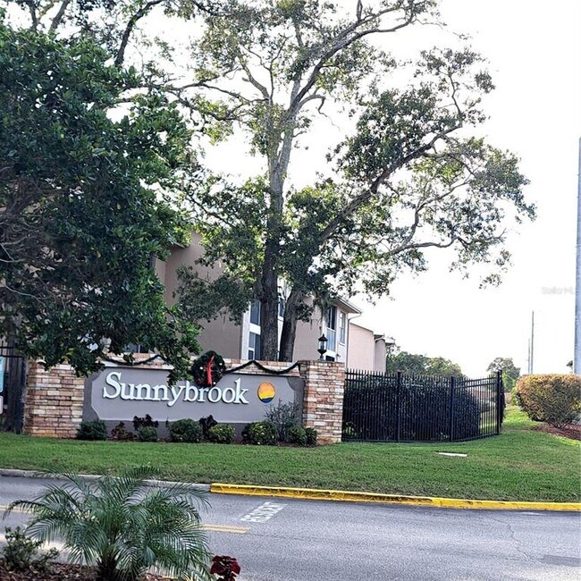 Building Photo - 4739 Myrtle Oak Dr