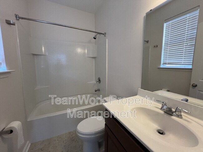 Building Photo - 162 Basket Grass Ln
