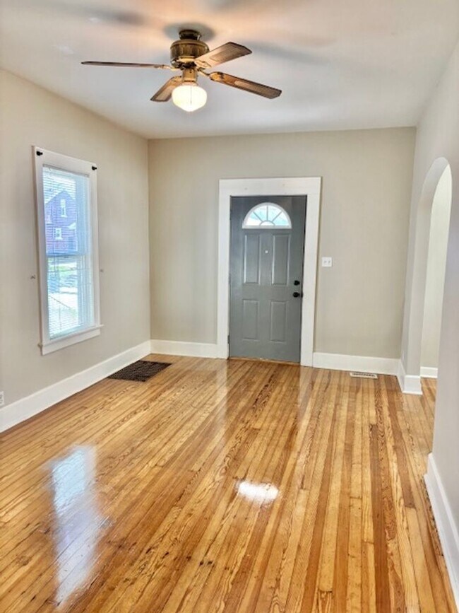 Building Photo - 750 E Delaware St