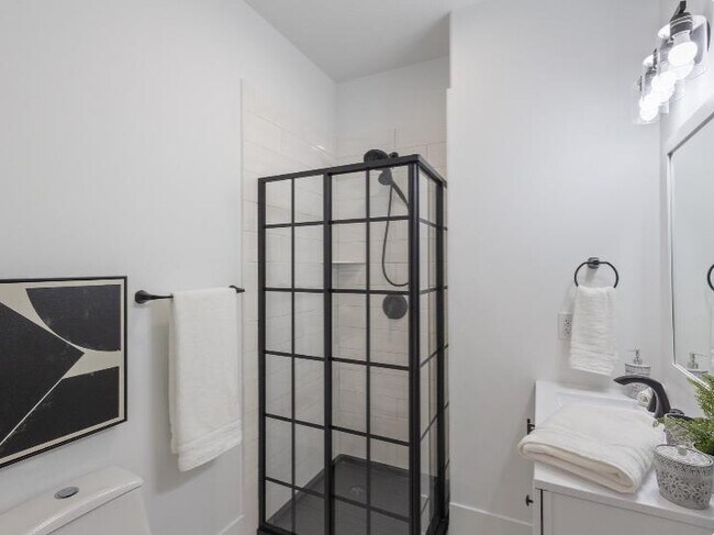 Building Photo - 636 N 1280 E