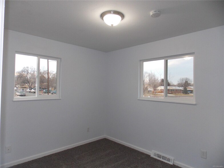 Building Photo - 3618 E 91st Ave