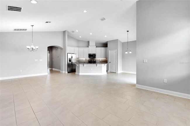 Building Photo - 17014 Crestmont Blvd