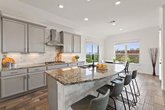 Building Photo - 4700 Topacio Dr