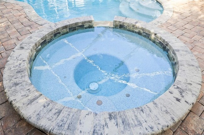 Building Photo - 3730 Crandon Rd