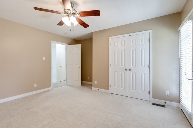 Building Photo - 1913 Castle Glen Dr