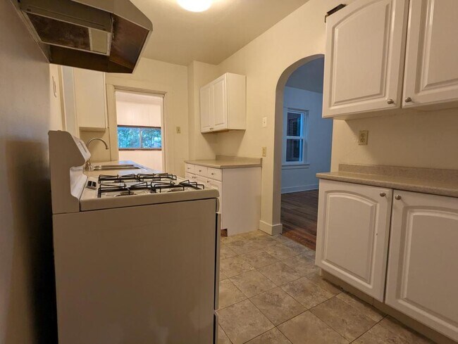 Building Photo - 6534 Deary St