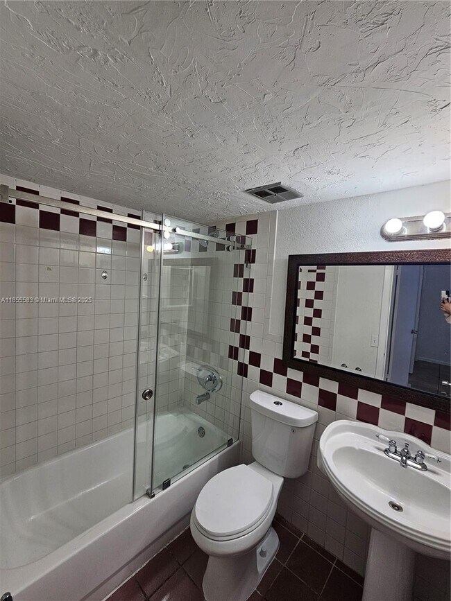 Building Photo - 8475 SW 156th Ct