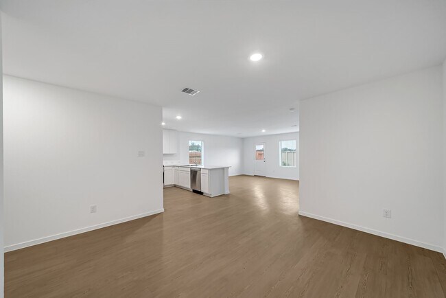 Building Photo - 25625 Rose Creek Dr