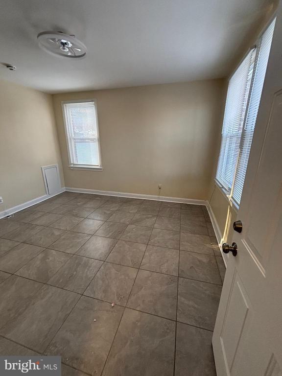 Building Photo - 2820 Pomeroy Rd SE