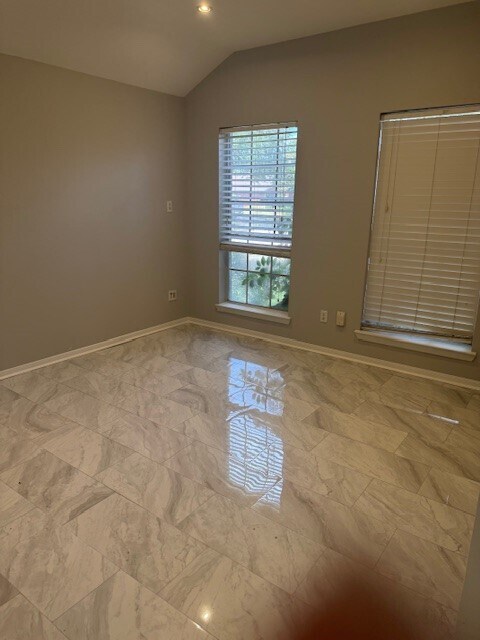 Building Photo - 17063 Clan MacGregor Dr